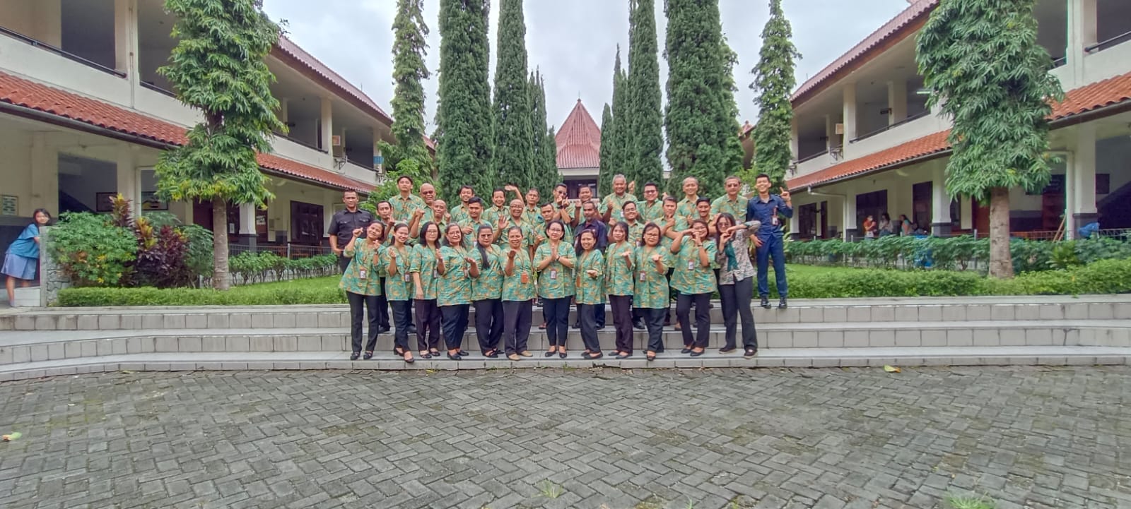 “Constitutis Opus Aedificare Civitatem”